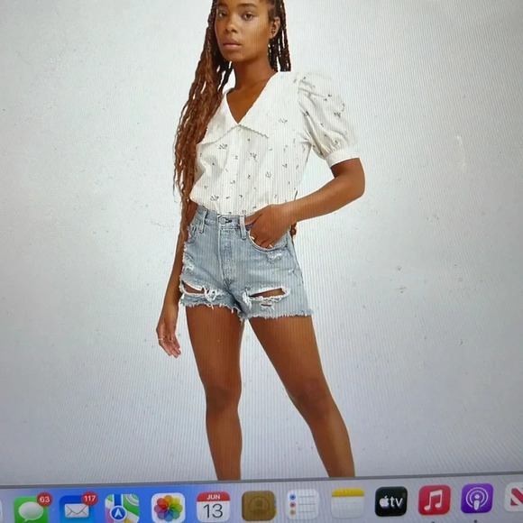 Levis 501 original fit high rise women’s shorts fault line medium wash - Picture 1 of 8